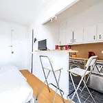 Studio cosy et équipé Paris 17 - II